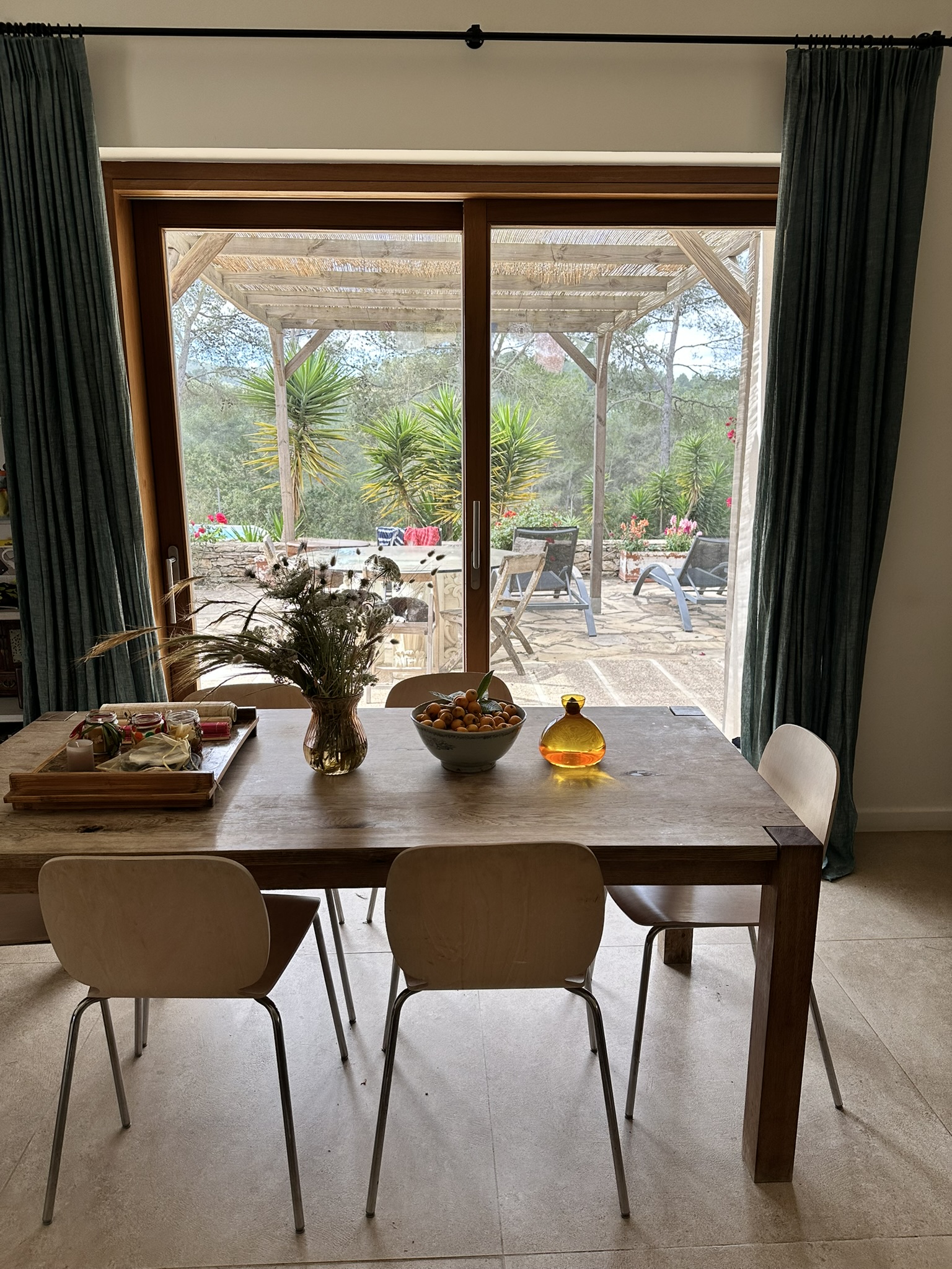 6A5528BD-C497-41AD-A8AF-8364C5940D37_1_102_o